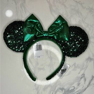 NWT Holiday sequins green Minnie Mouse ears